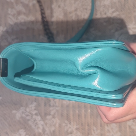 Chanel Boy Bag Turquoise Quilted Lambskin Authentic Rare Like New - Picture 5 of 12